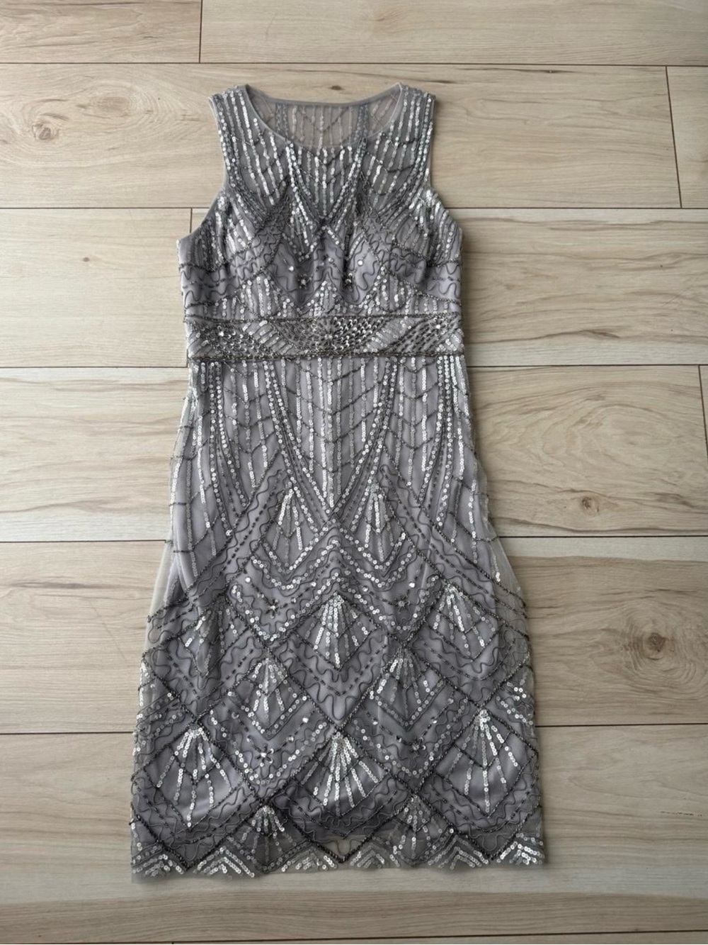 Sue Wong Embellished Beaded Sleeveless Cocktail Dress in Silver Gray